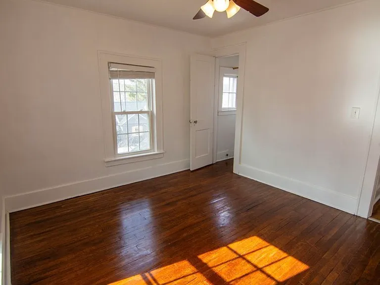 132 Crary Ave — Photo 8