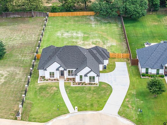 3rd image of 16525 Hailey Ct