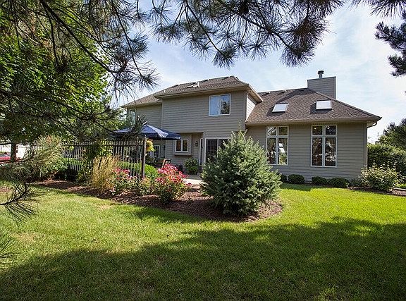 3rd image of 705 Cambridge Ln
