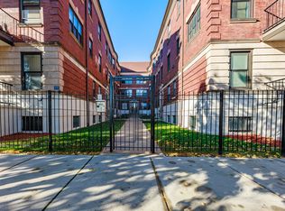 3704 S King Dr APT 3C, Chicago, IL 60653