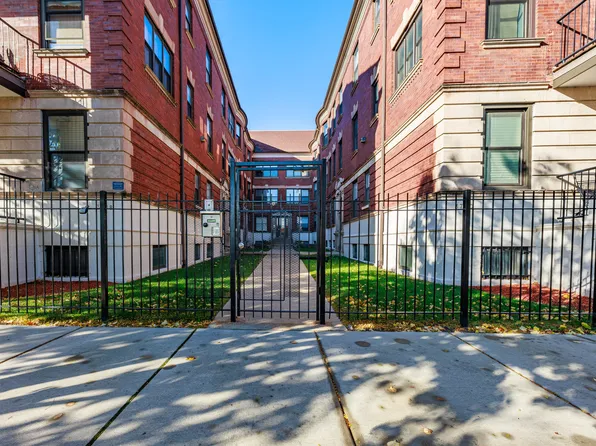 3704 S King Dr APT 3C, Chicago, IL 60653