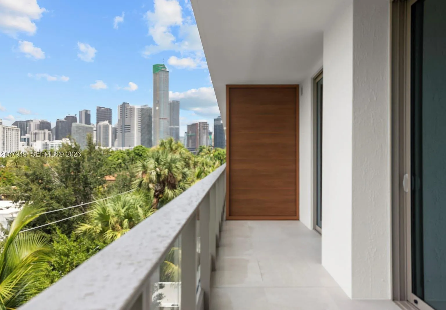 2200 Brickell — Photo 3