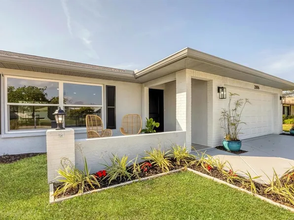 2806 67th St W, Bradenton, FL 34209