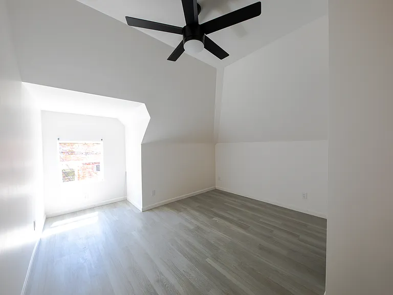 2620 May St #6 — Photo 7