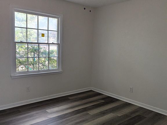 3rd image of 1406 W Jaffa St