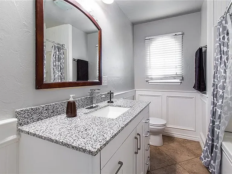 1056 NW 7th Pl — Photo 9