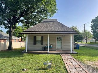 306 W 4th St, Chandler, OK 74834