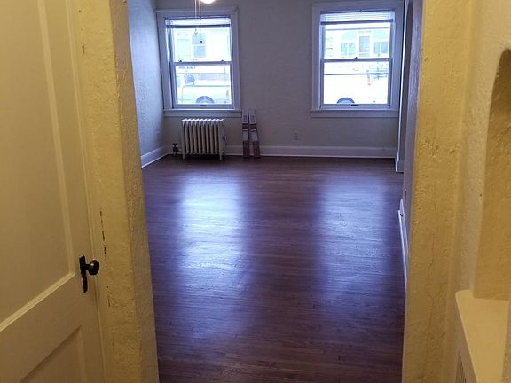 4th image of 315 3rd St N APT E