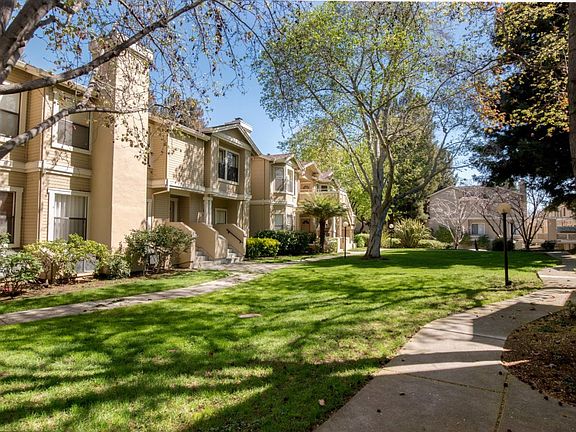 2nd image of 938 La Mesa Ter Unit D