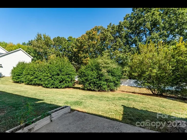 7811 Lennoxshire Ln — Photo 27