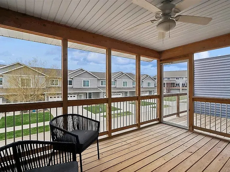 1220 Ronald Way — Photo 2