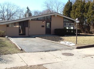 17740 Henry St, Lansing, IL 60438