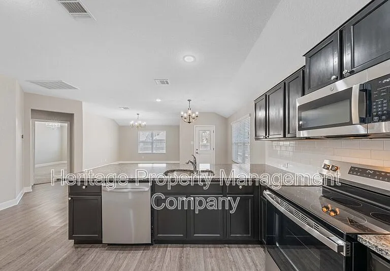 6083 Akin Cir — Photo 10