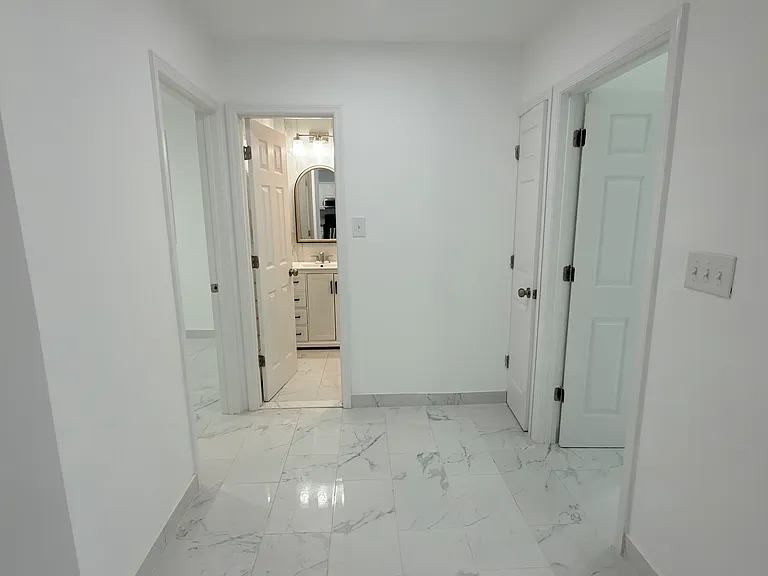 22 Roosevelt St #1 — Photo 9