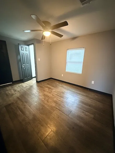 5414 Pardee Street - B — Photo 2