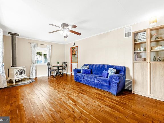 4th image of 221 Devon Rd