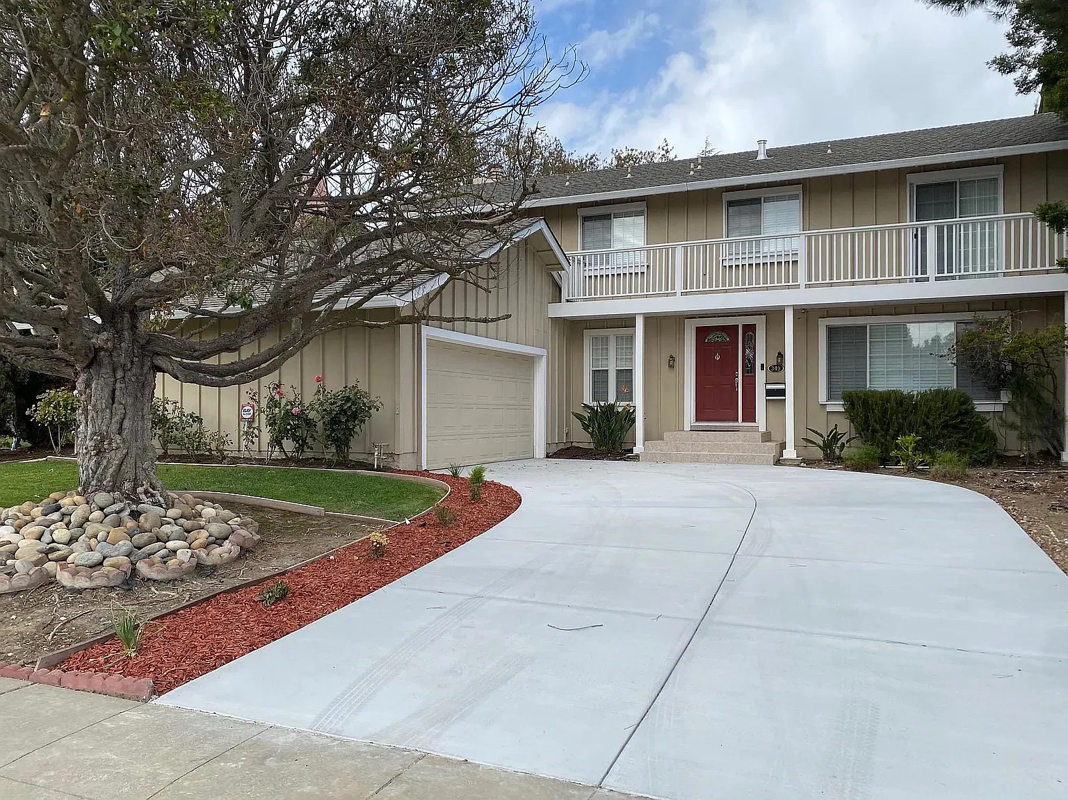 5 bed, 2160 sqft, $7,800 — Photo 1