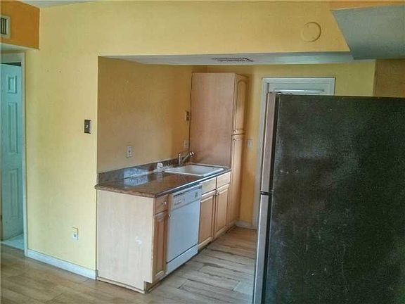 3rd image of 4874 NE 15th Ave