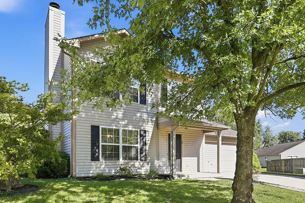 3 bed, 2.5 bath, 1344 sqft, $1,720 — Photo 1