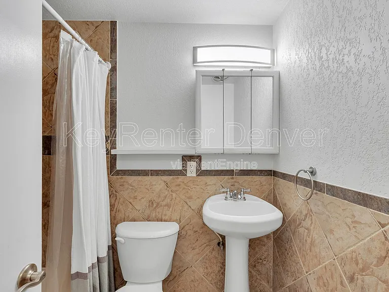 1045 N Clarkson St #207 — Photo 10