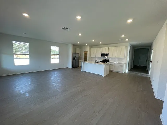 107 Bertram Oaks Dr — Photo 3