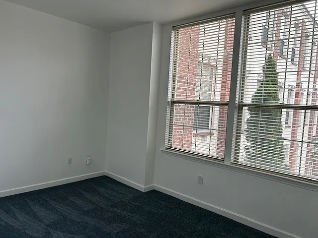 735 Washington St — Photo 12
