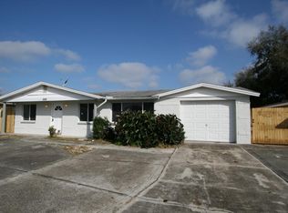 3315 Eisenhower Dr, Holiday, FL 34691