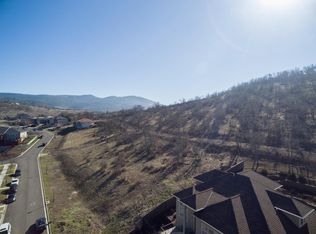 4646 Hathaway Dr, Medford, OR