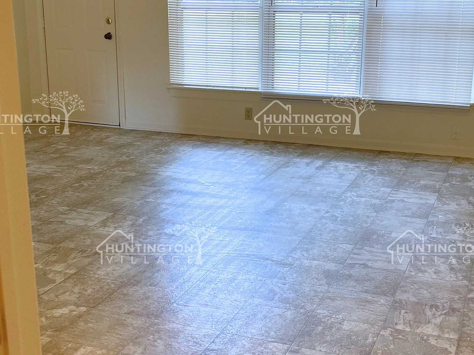 3 bed, 1080 sqft, $1,275 — Photo 2