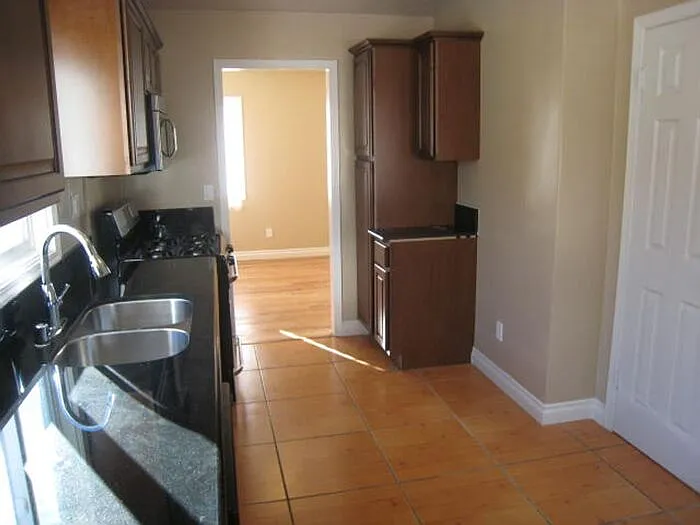 4515 Spring St — Photo 3