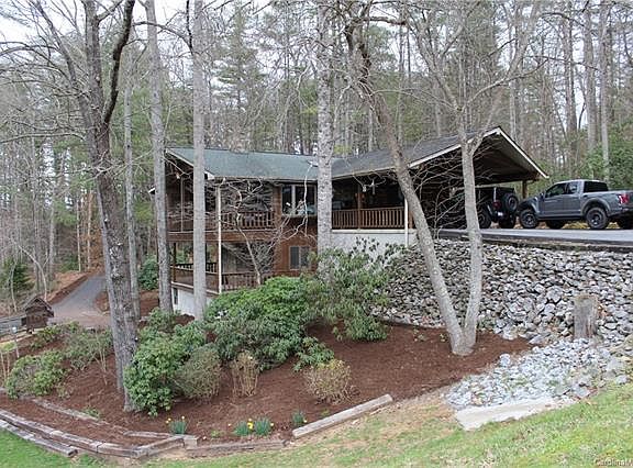 3rd image of 20 Willow Lake Dr