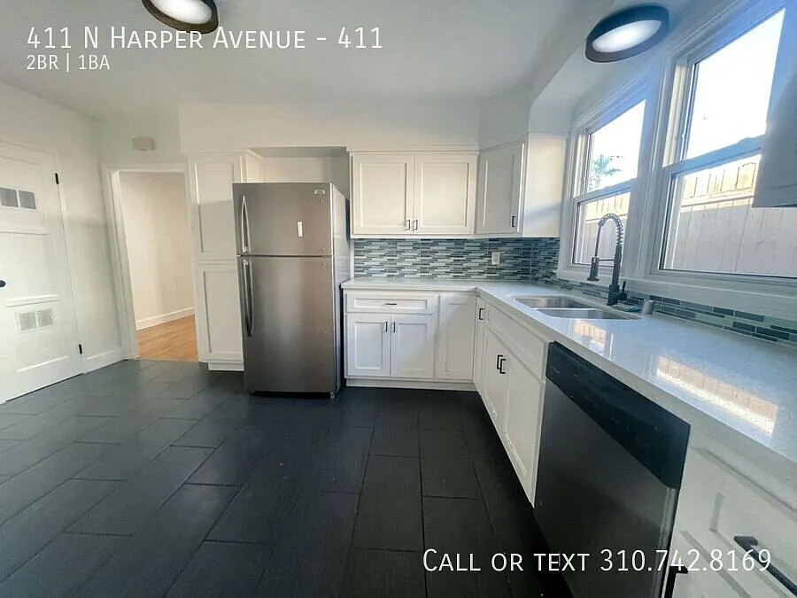 2-bedroom in Beverly Grove your dream apartment awaits! — Photo 3