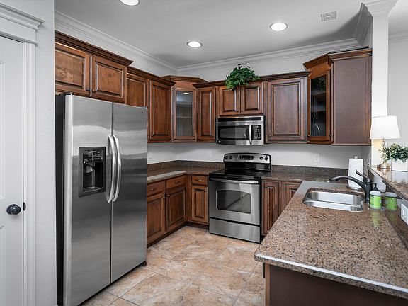 5th image of 124 Hillhouse Ln