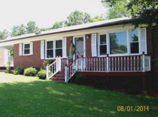 1038 E Oak Hill Dr, Halifax, VA 24558