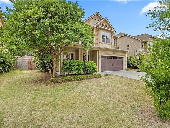 3rd image of 2032 Longmont Dr