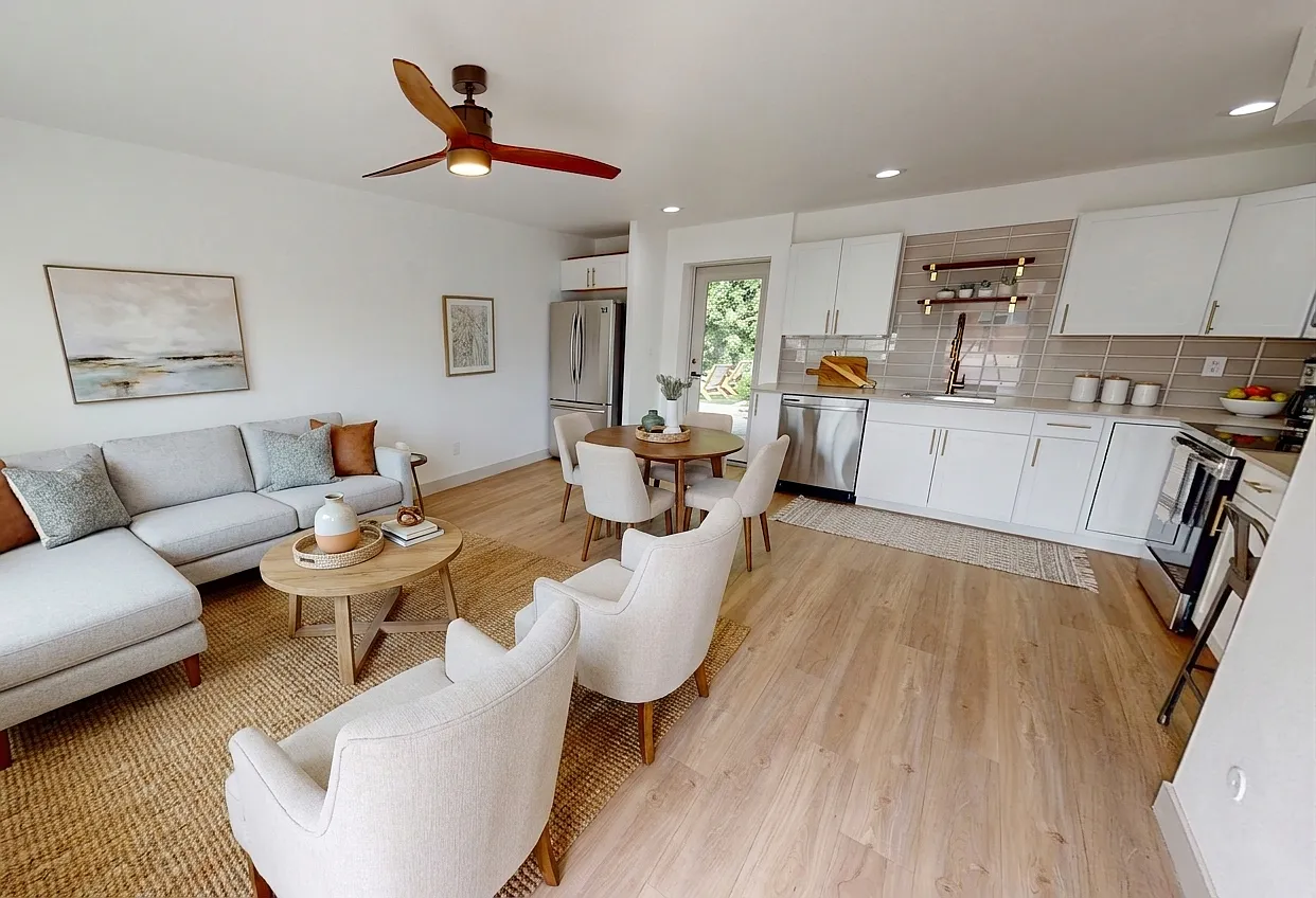 2 bed, 830 sqft, $2,095 — Photo 3