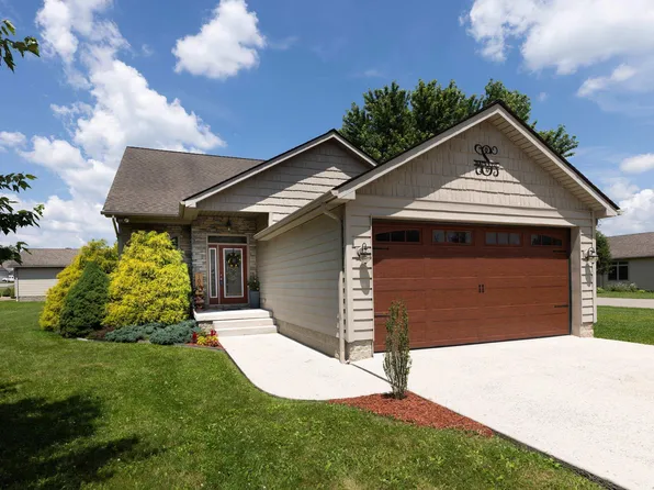 109 Edgewater Dr, Elkins, WV 26241