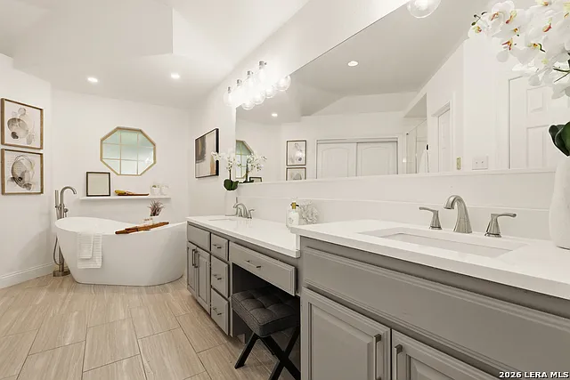 24 Inwood Mnr — Photo 15