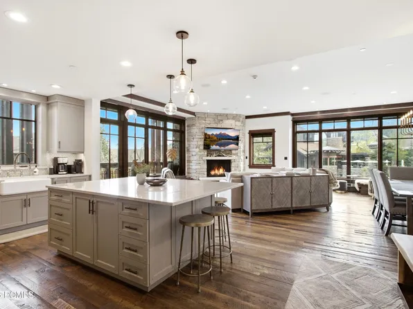 8886 Empire Club Dr #208, Park City, UT 84060