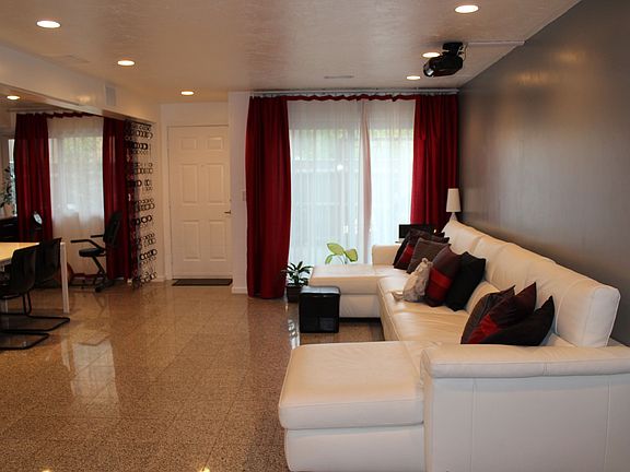 Living room - look from stairs