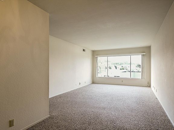 3rd image of 1575 8th Ave APT 4
