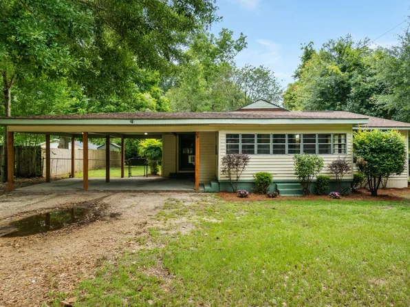 303 Bay St, Purvis, MS 39475