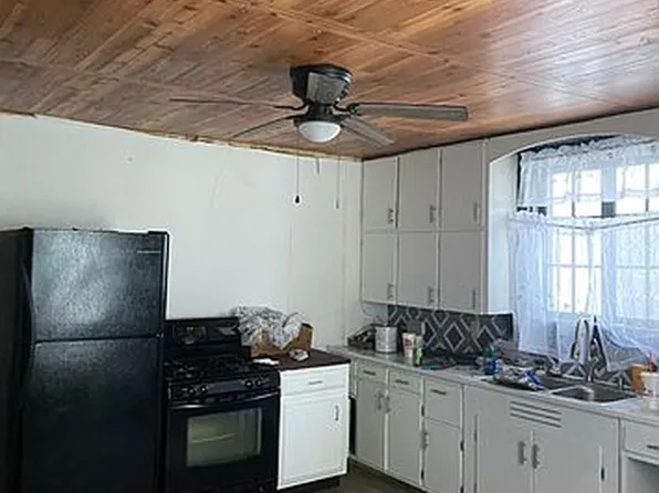 48 N Shafer St, Athens, OH 45701