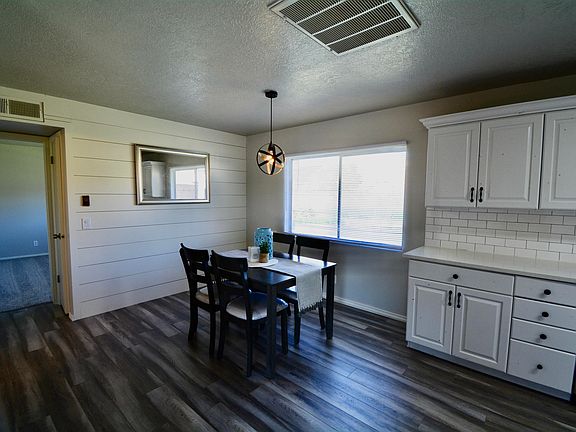 5th image of 618 N Urie East Dr