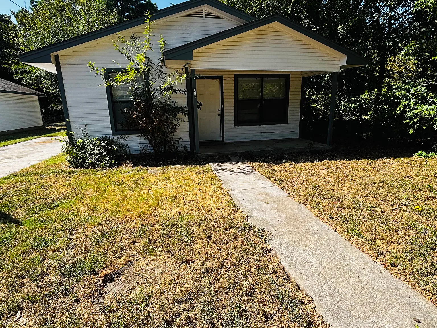 3 bed, 1094 sqft, $1,680 — Photo 1