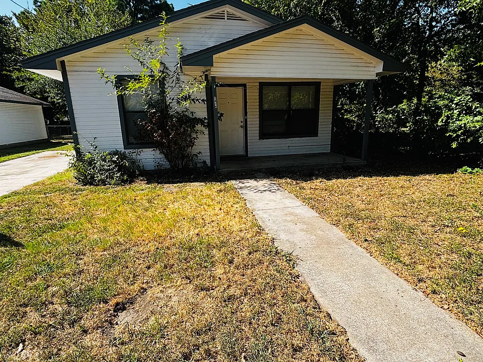 1414 E Pecan St