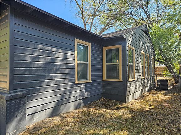 3rd image of 10630 Newcombe Dr