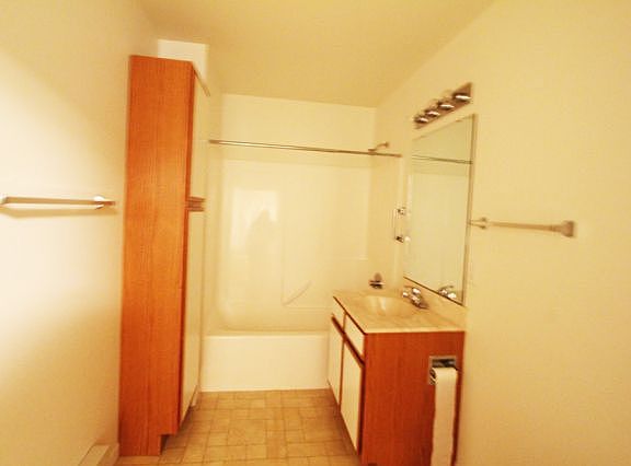 5th image of 1501 Country Manor Blvd APT 10