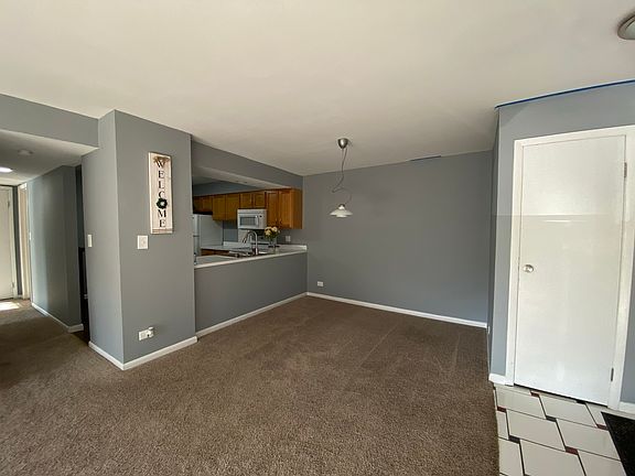 3rd image of 4512 Kings Walk Dr APT 1A
