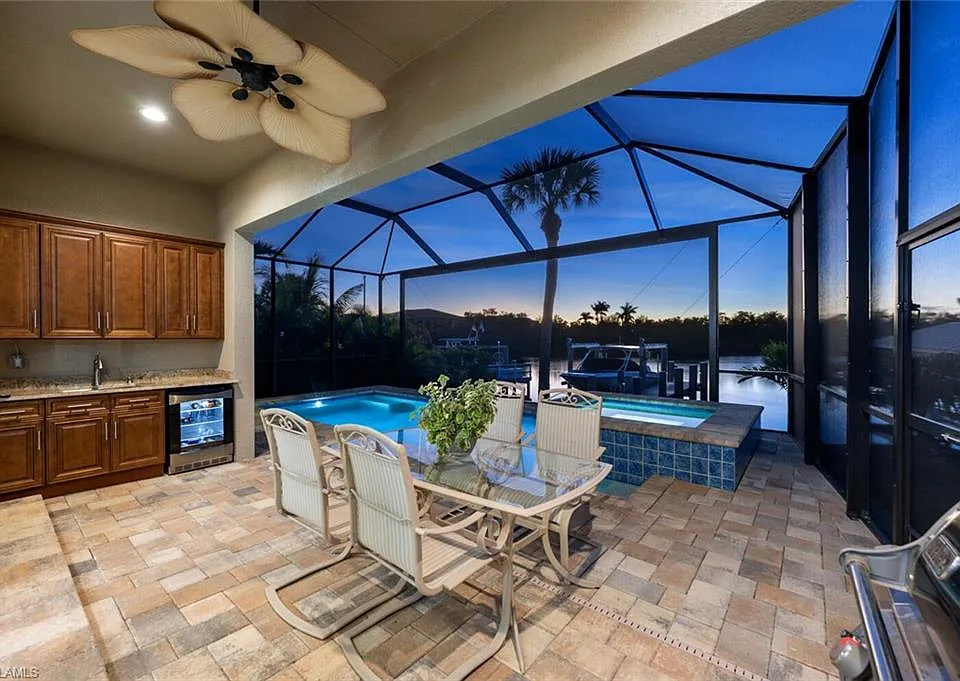 3254 Lakeview Dr